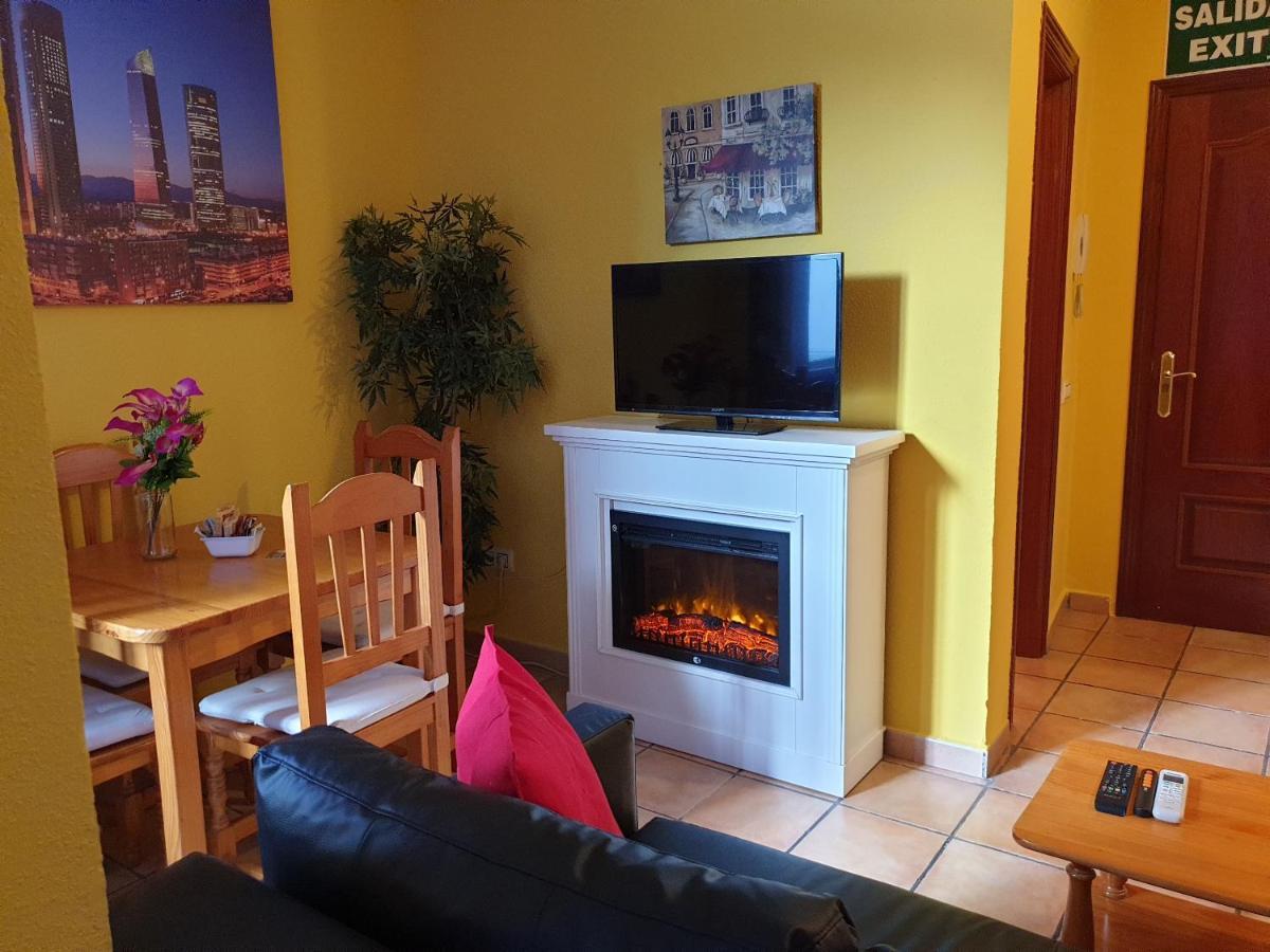 Apartamentos Dana Sol Madrid Bagian luar foto