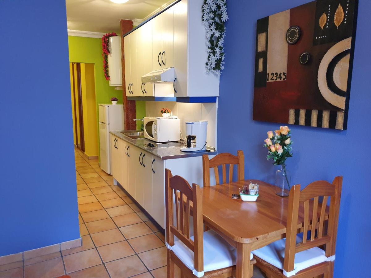 Apartamentos Dana Sol Madrid Bagian luar foto
