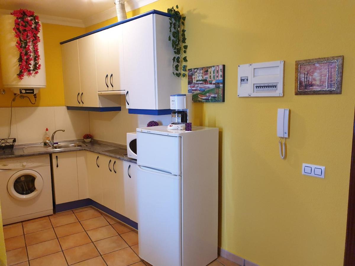 Apartamentos Dana Sol Madrid Bagian luar foto