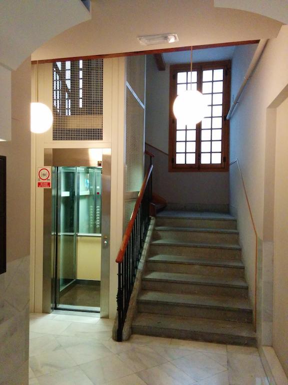 Apartamentos Dana Sol Madrid Bagian luar foto